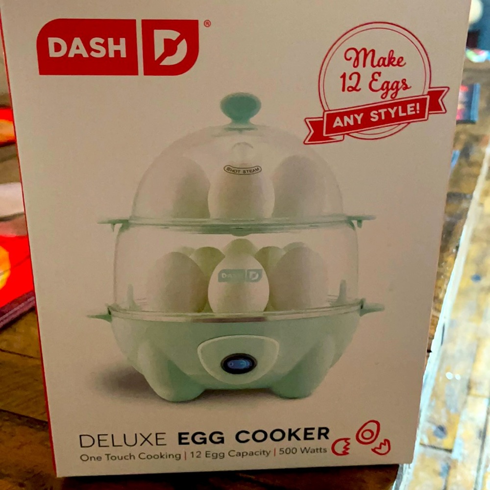 Dash 12 count deluxe egg cooker